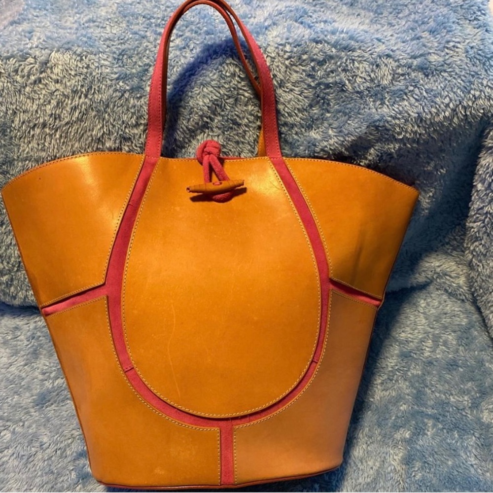 Tan and Pink Leather Tote Bag with Structured Design